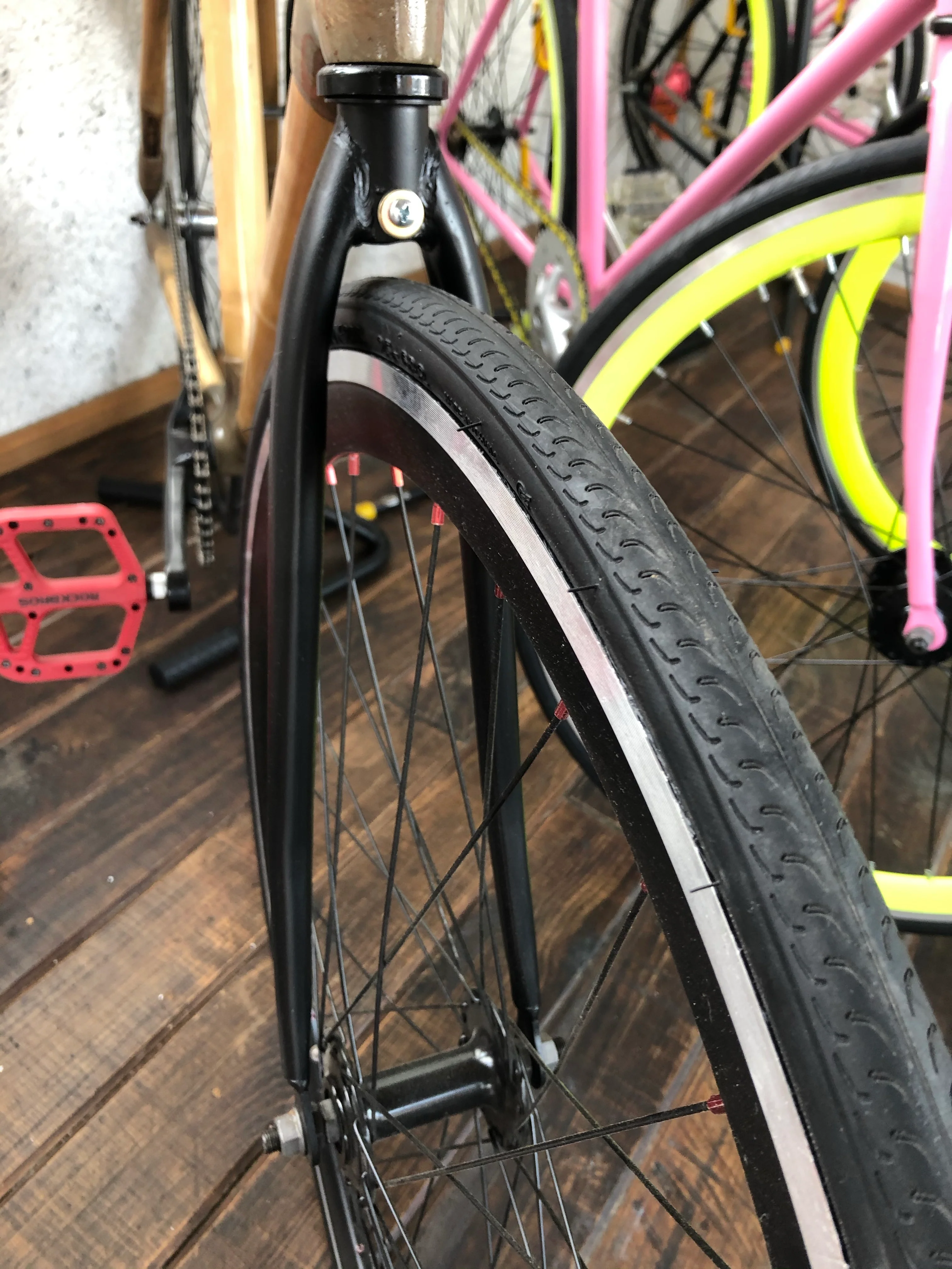 Tijera negra para 700